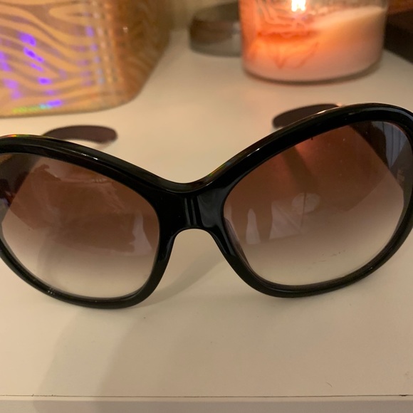 Prada Sunglasses - Picture 3 of 4